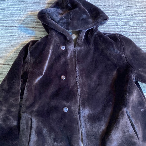 Hooded Weather Resistant Reversible Faux Fur Coat - Picture 9 of 10